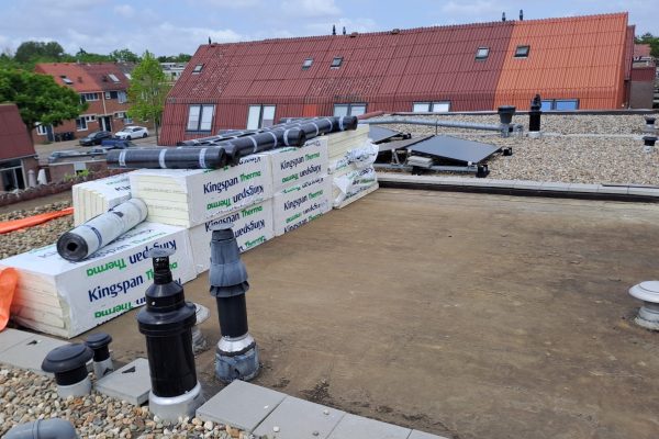 Ballast dak - dakbedekking en Dakisolatie gelegd door Boks Bouw- en Dakservice